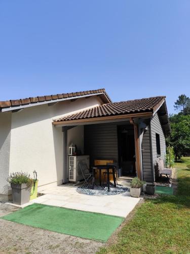 Castres-Gironde Other | Le petit nid dans les bois