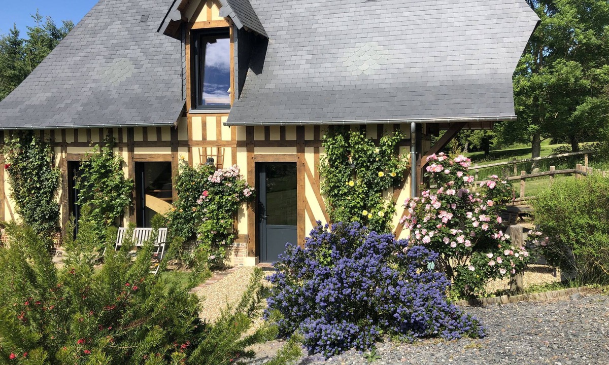 Bonneville-la-Louvet Bed & Breakfast | Le Petit Orchard