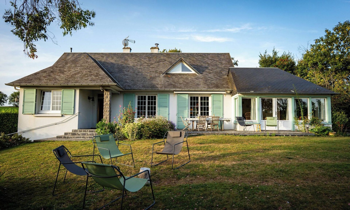 Montchaton House | Le petit perron House 143 m2 10 people max 10 minutes from the beach by car