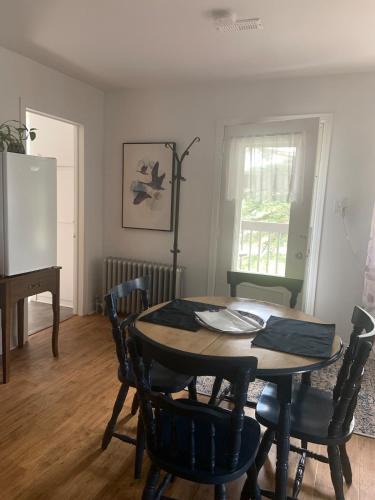 Saint-Alexis-des-Monts Apartment | Le Petit Saint-Joseph