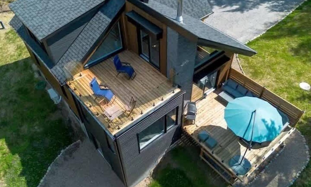 Rawdon House | Le Petit Saphir | Cozy stay with spa & pool table