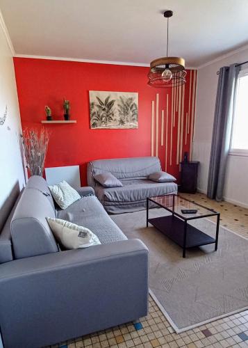 Saint-Romain-sur-Cher House | LE PETIT SARMENTIN