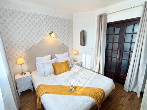 Porchefontaine Apartment | Le petit Versailles