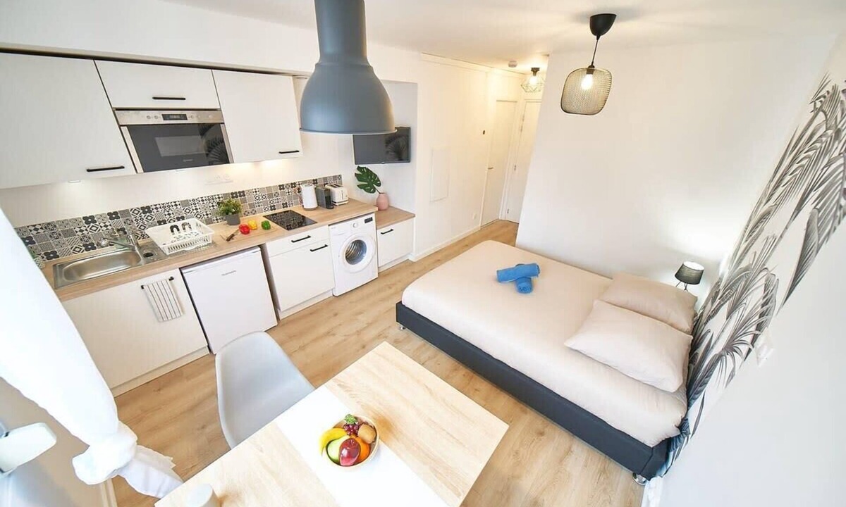 8th Arrondissement Apartment | Le Petit Villon- Maison de la Danse-Montplaisir