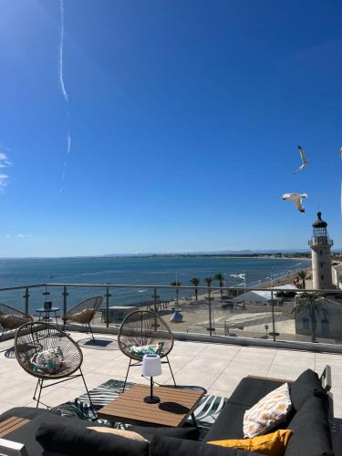 Le Grau-Du-Roi Apartment | Le Phare du Grau Duplex dexception rooftop 100 m vue mer panoramique