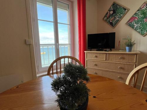 Arromanches-les-Bains Apartment | Le Phoenix 449 , vue mer, 2 chambres