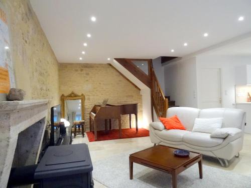 Flavigny-sur-Ozerain House | Le Piano