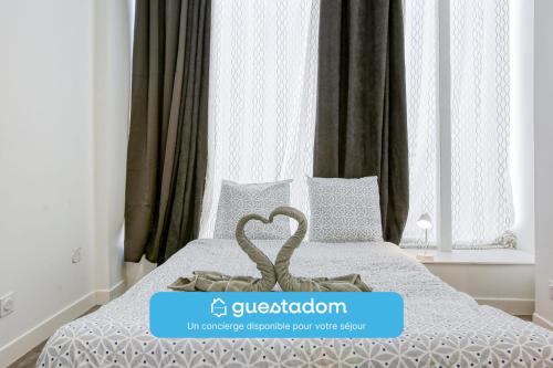 Laval Apartment | Le Pied-à-Terre - Wifi - Centre-ville
