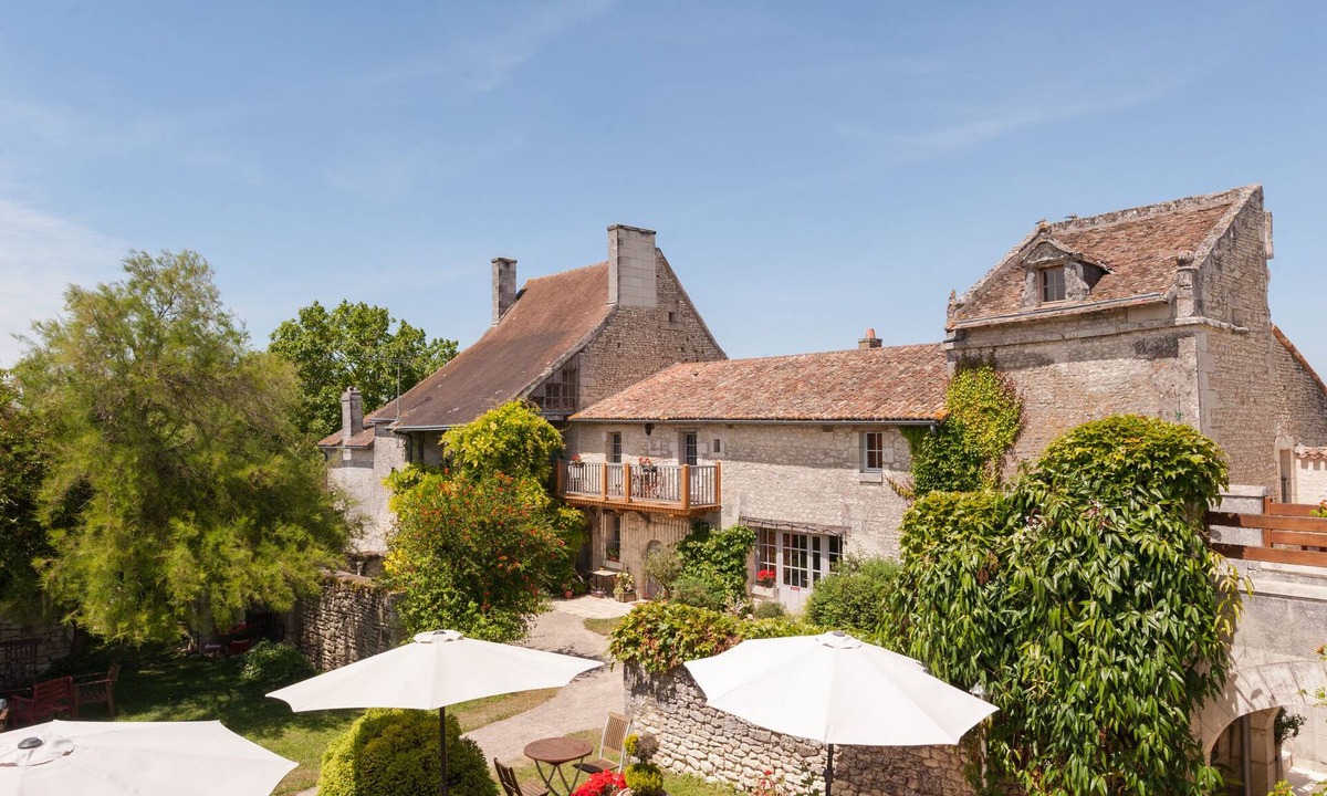 Availles-en-Chatellerault Hotel | Le Pigeonnier du Perron