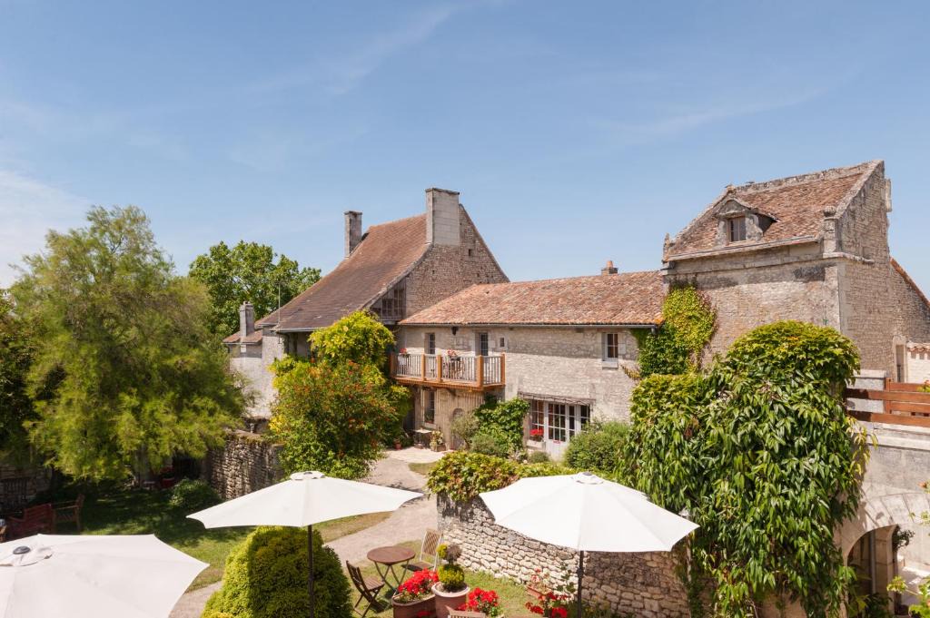 Availles-en-Chatellerault Hotel | Le Pigeonnier du Perron Hôtel