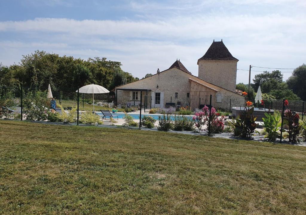 Monestier House | Le Pigeonnier