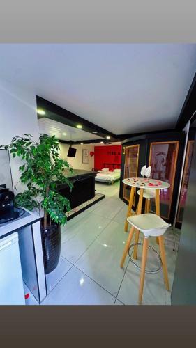 Republique - Tolstoi Apartment | le pink