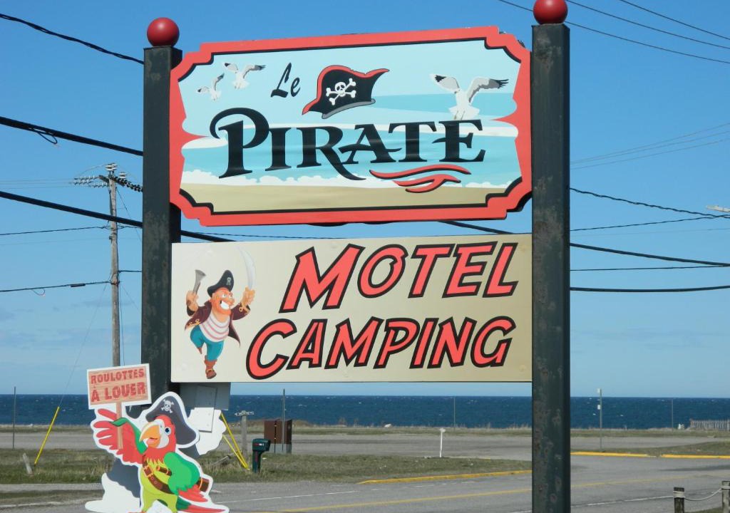 Cap-Chat Hotel | Le Pirate Motel et Camping