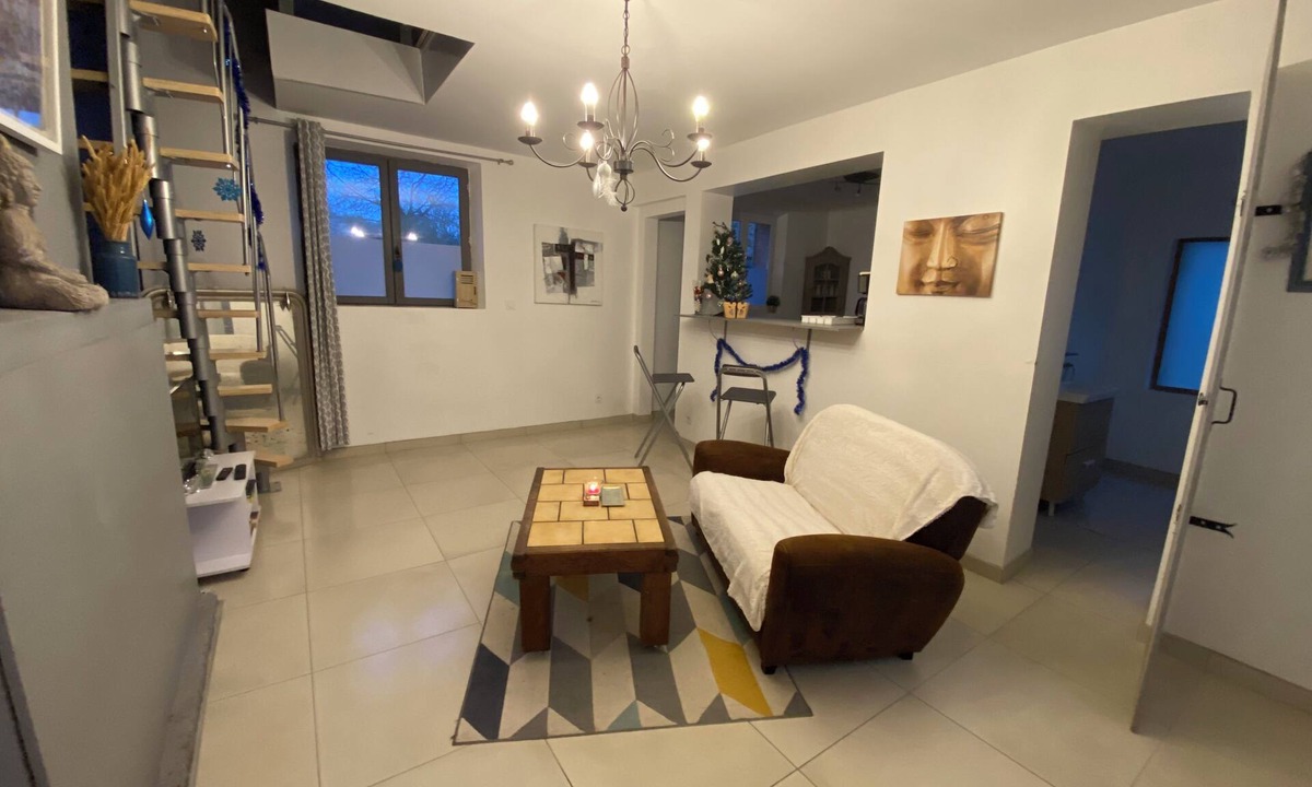 Gury House | Le Pivoine