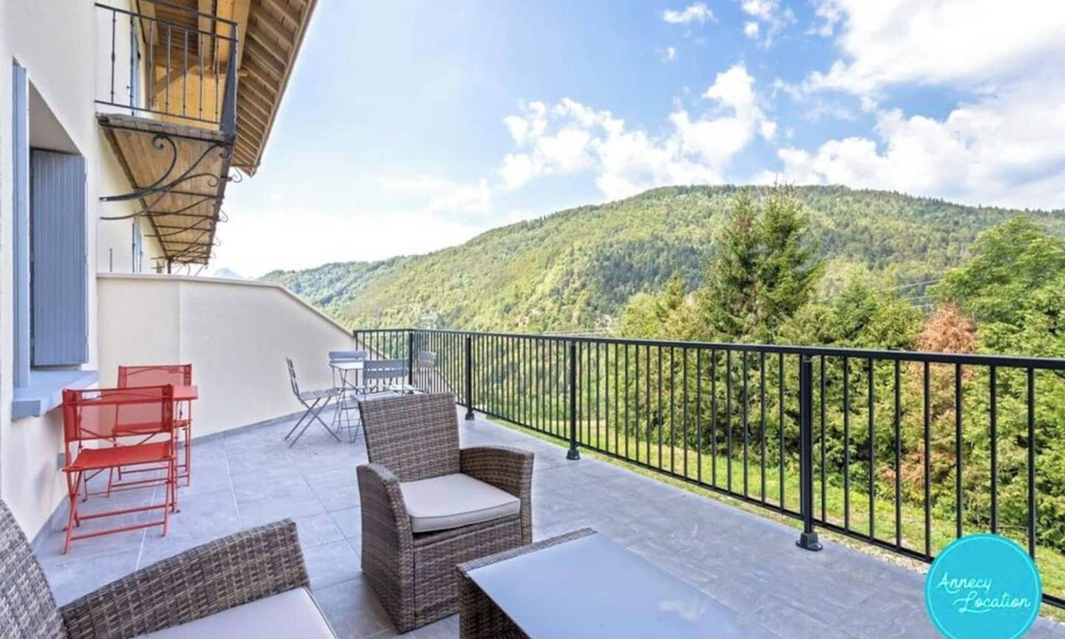 Montmin Apartment | Le Planet : T4 apartment.