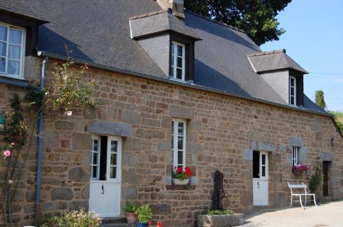 Saint-Etienne-en-Cogles Bed & Breakfast | Le Pont St Michel