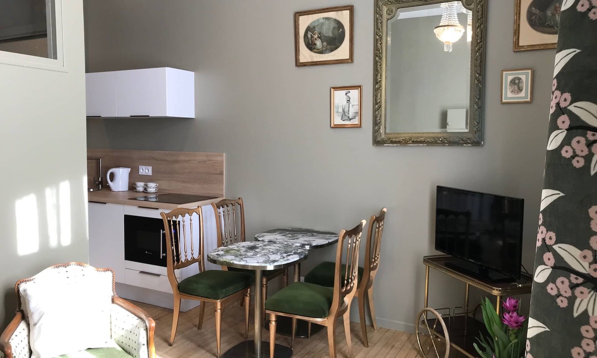 Dinan Apartment | Le Prélude-Apartment-Ensuite with Bath