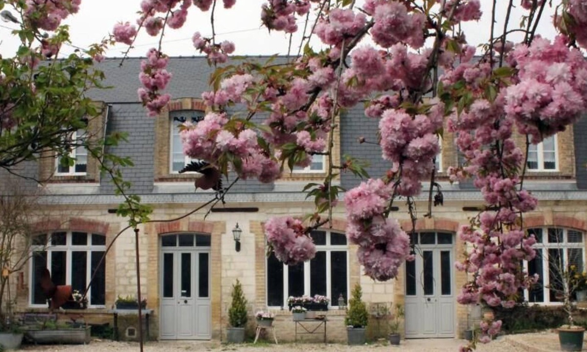 Sevigny-Waleppe House | Le Presbytère de Sévigny