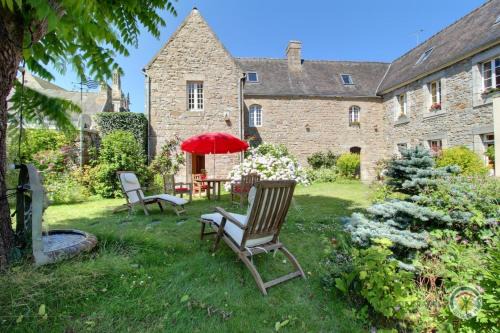 Plouaret House | Le presbytere