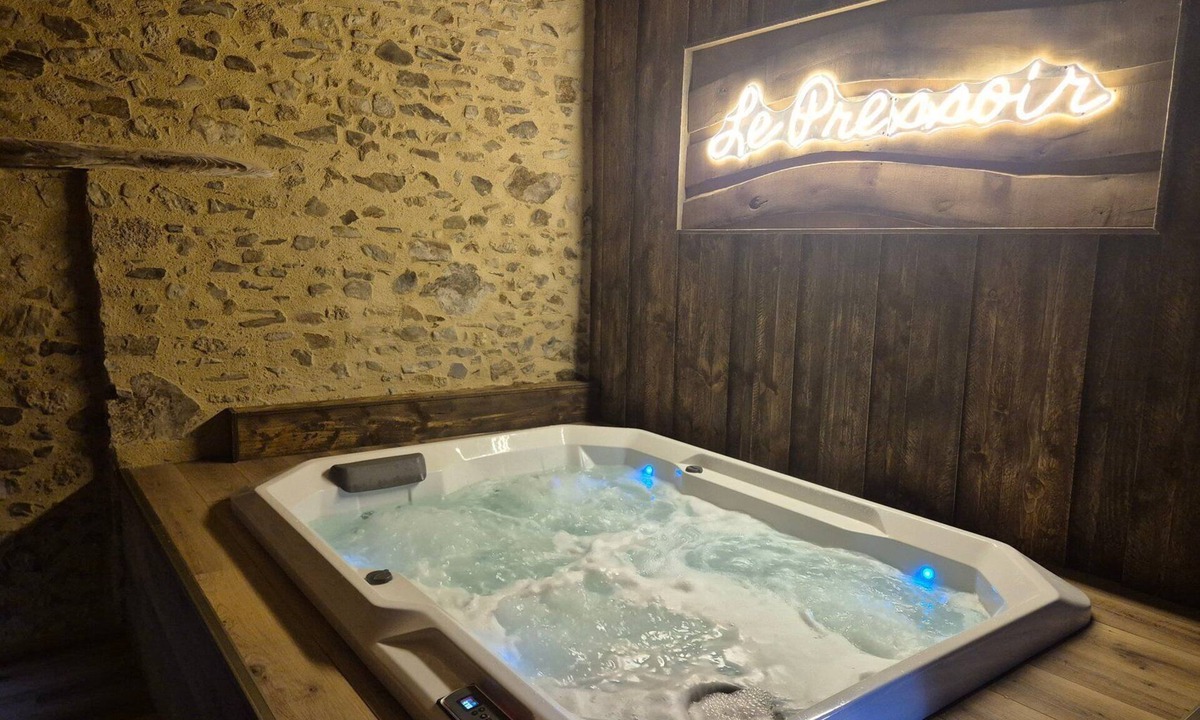 Saint-Paul-en-Pareds House | Le Pressoir - 8pers - Proche Puy du Fou