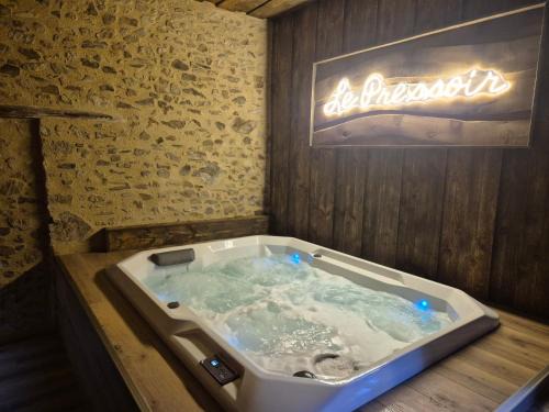 Saint-Paul-en-Pareds House | Le Pressoir - 8pers - Proche Puy du Fou