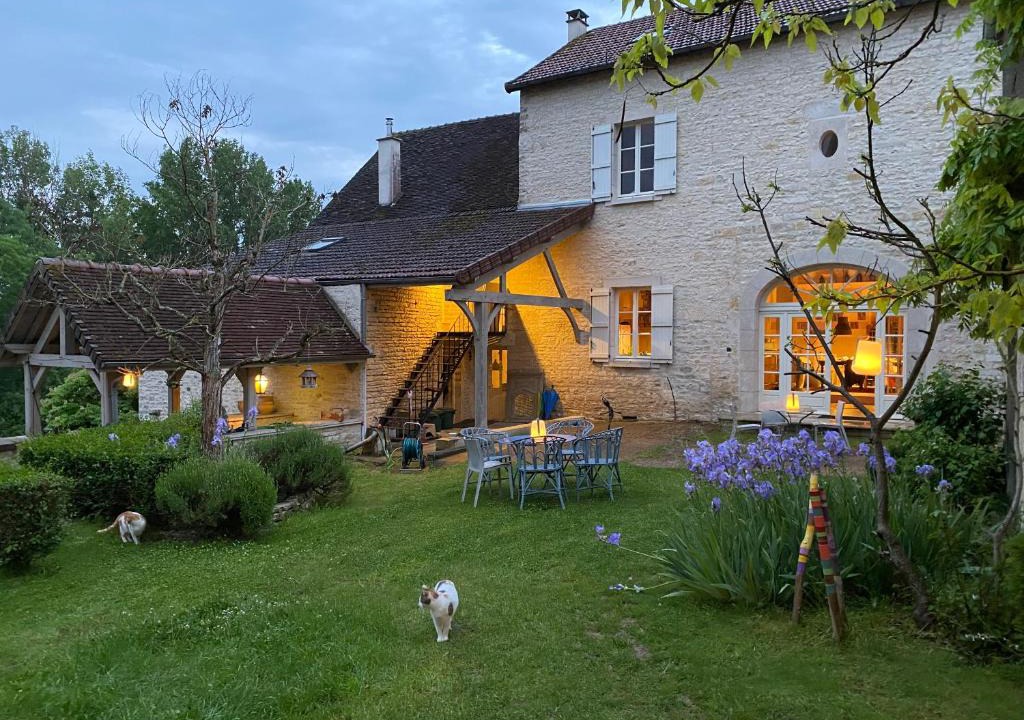 Sainte-Vertu House | Le prieuré de Sainte Vertu