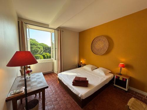 Reaumur House | Le Prieuré Saint Pierre, gîtes et chambres d'hôtes dans un parc classé