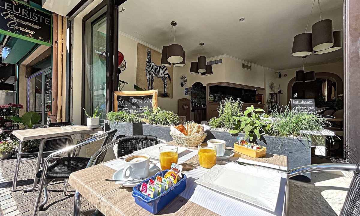 Golfe Juan Hotel | Le Provence Hôtel Golfe Juan