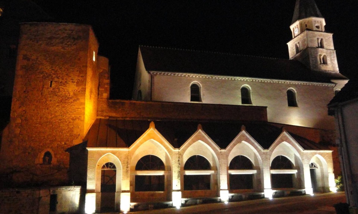 Salives House | Le Puits Fortifie