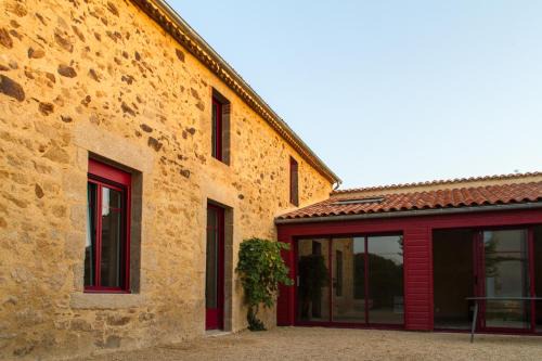 Bazoges-en-Paillers Bed & Breakfast | Le Puy Carmin - Chambre d'hôtes avec jacuzzi
