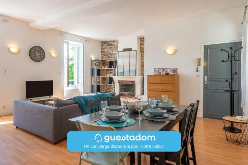 Laval Apartment | Le Quai - Wifi - Centre-ville