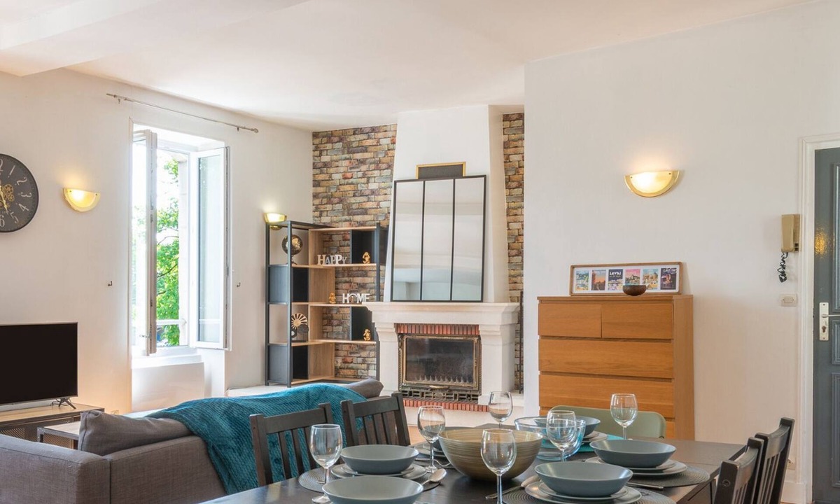 Laval Apartment | Le Quai - Wifi - Centre-ville