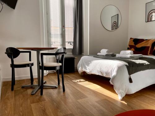 Centre-ville rive gauche Apartment | Le Quarante cinq -3