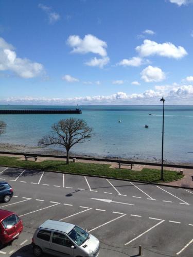 Cancale Hotel | Le Querrien