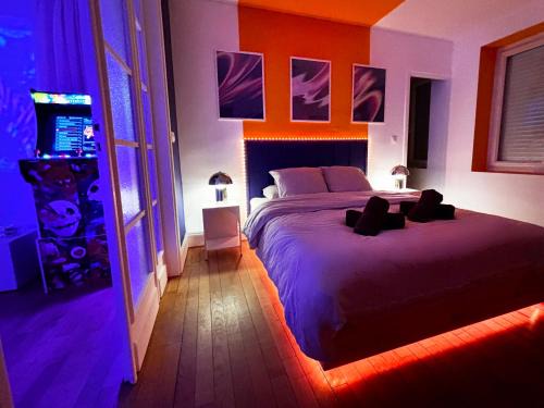 Boulogne-Centre Apartment | Le Rêve d'Hypnos - Cinema - Arcade - Baignoire
