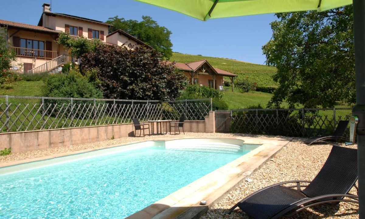 Pruzilly House | Le Raisin Bleu - PRUZILLY