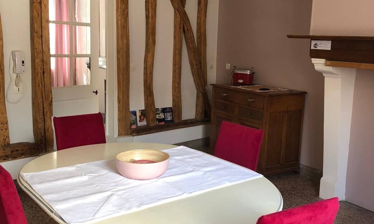 Sainte-Menehould Apartment | Le Rameau 4 room ground floor apartment Sainte Ménéhould town center Marne