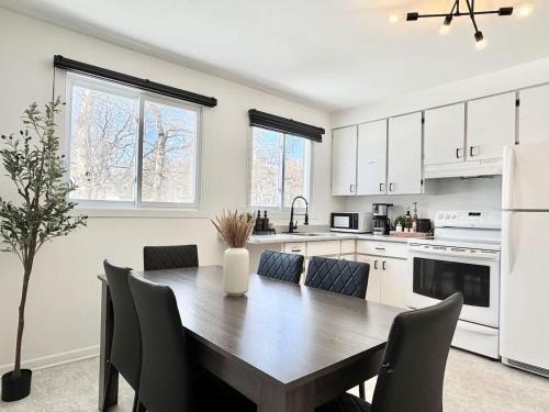 Ste. Foy Apartment | Le Ranch - with EV Chrger Level 2