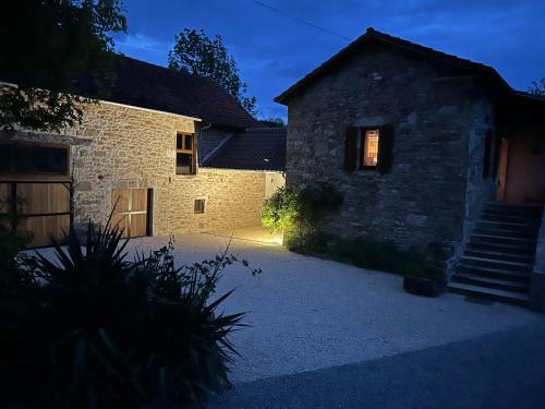 Toulonjac House | Le refuge à la campagne