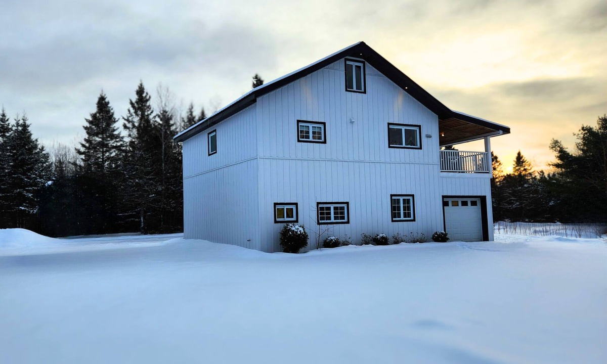 Montpellier Ski Chalet | Le Refuge Étoilé - 1 min from federated snowmobile trails