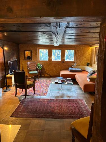 Heremence Apartment | Le refuge boisé