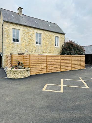 Juaye-Mondaye House | Le refuge de l hortensia gite