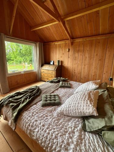 Glanville Other | Le Refuge en bois nuit insolite en pleine Nature
