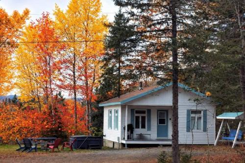 Saint-Tite-des-Caps Ski Chalet | Le refuge entre 2 Monts - Spa BBQ & Peace