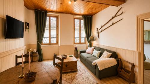 Saint-Genix-sur-Guiers Apartment | Le Refuge de Mandrin, Elegance et tranquilité