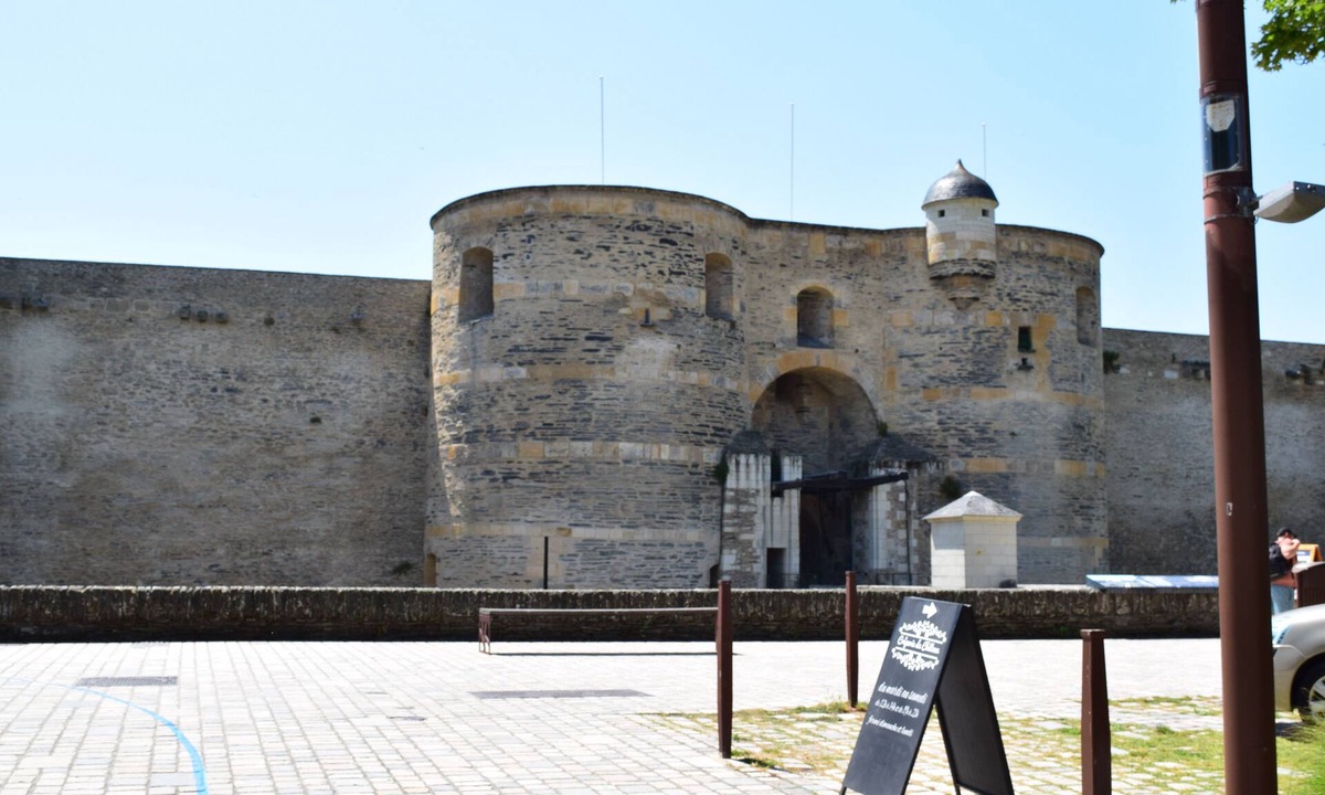 Angers House | Le refuge Royale