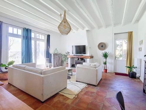 Bretx House | Le Relais de Fleyres - Gîte Authentique avec Jardin, Parking et Wifi