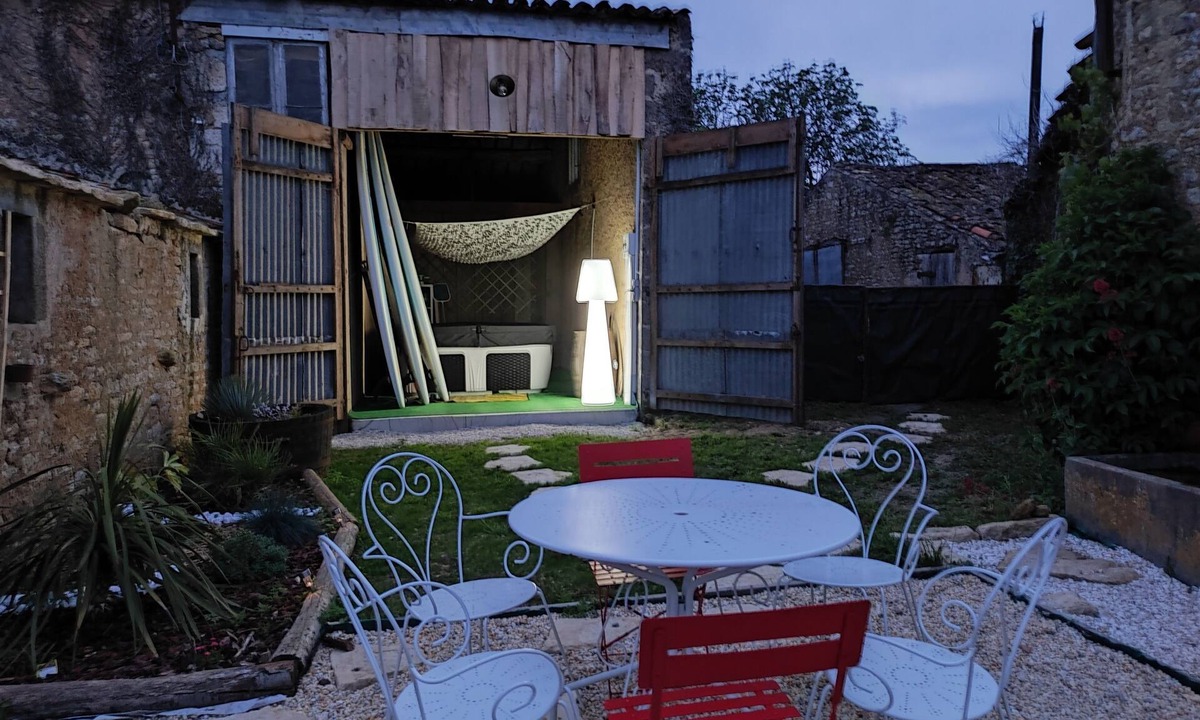 Vouille-les-Marais Cottage | Le relais du Marais with Spa & paddles