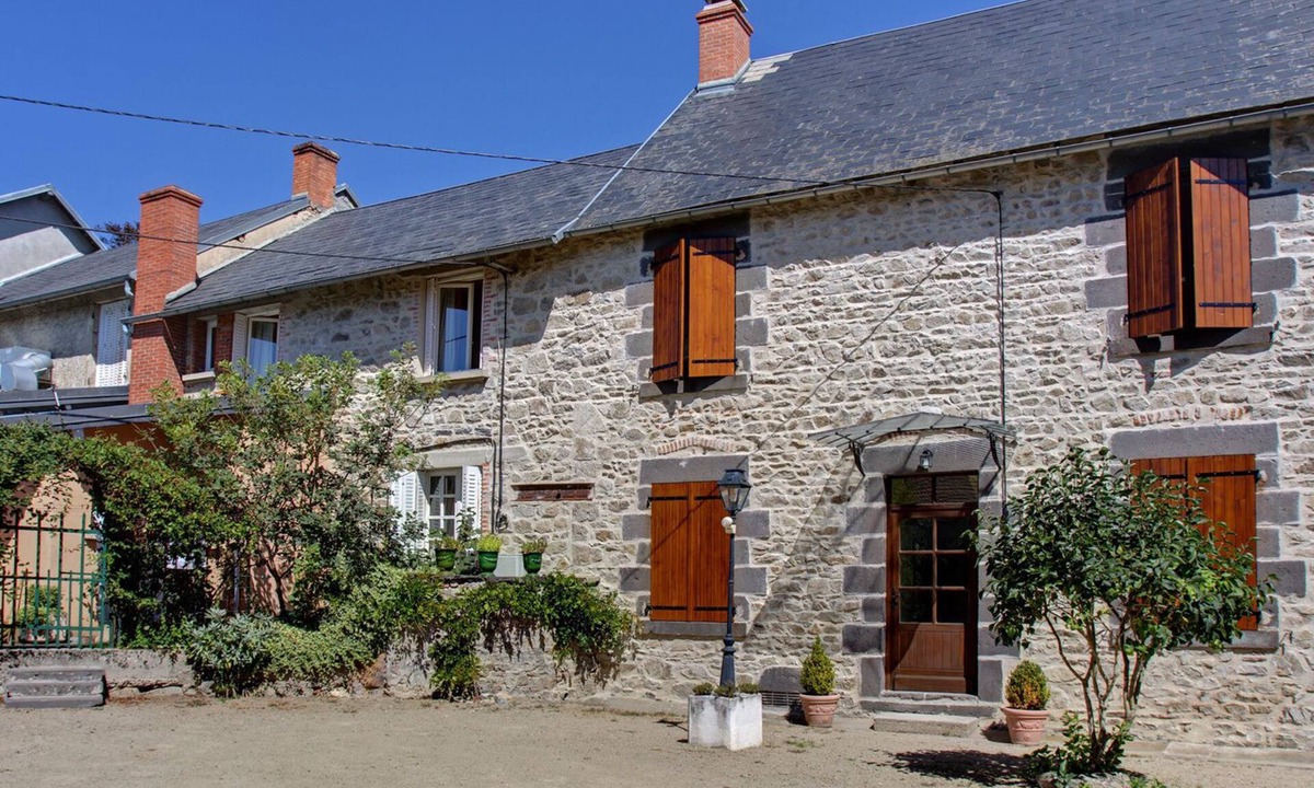 Saint-Gervais-d'Auvergne Hotel | Le Relais d'Auvergne