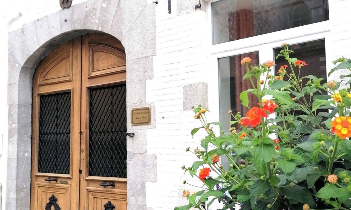 Avesnes-sur-Helpe House | Le relais Napoléon